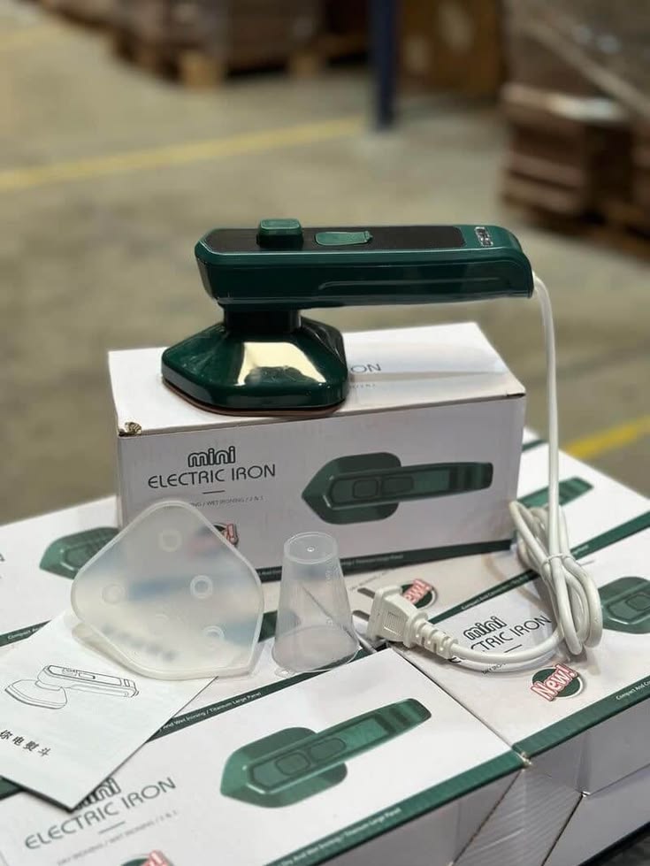 Mini Handheld Steamer Iron